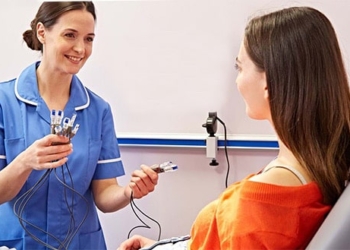 EKG (elektrokardiogramm): Ablauf, Risiken, Werte und ihre Bedeutungen