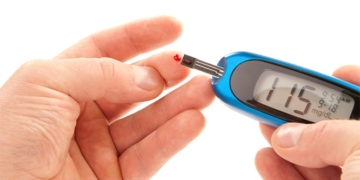 Schmerzfreie Diabetes-Überwachung: Biosensor misst Glukose über Schweiß